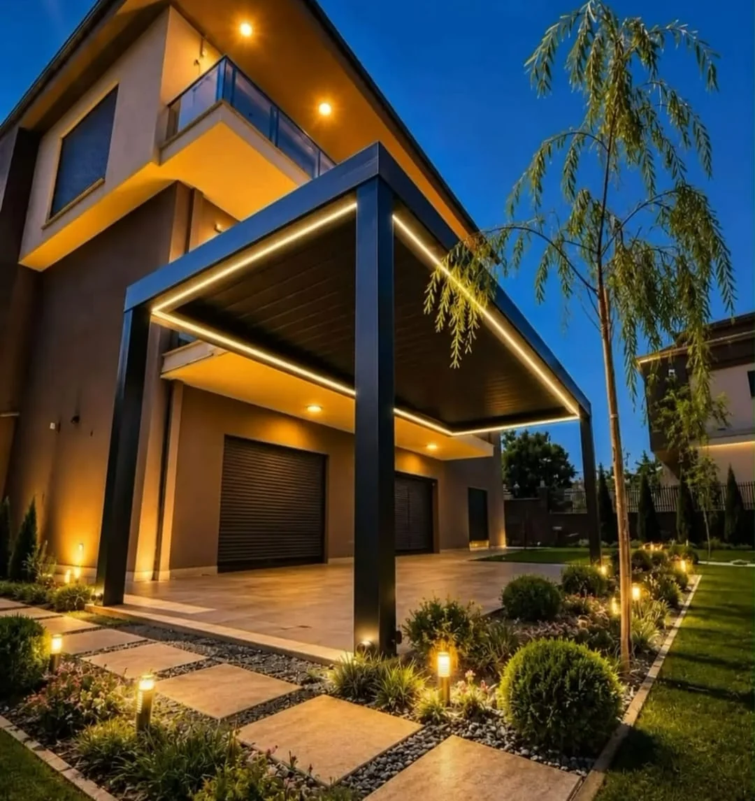 Pergola sa linearnom rasvetom — Bioklimatska pergola · večernji ambijent